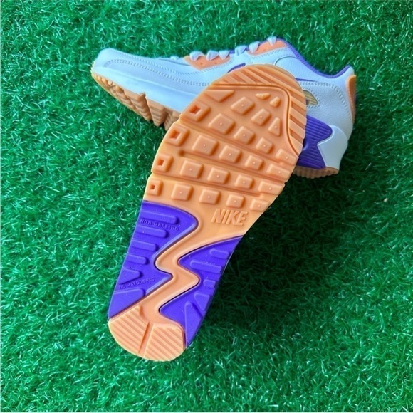 Nike Air Max 90 White / Action Grape Phantom - Picture 6 of 10